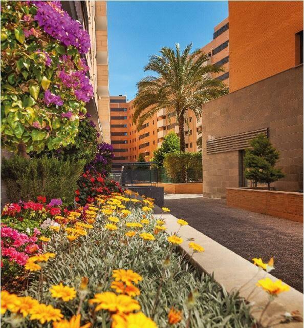 Keywise Perfect Location Next To Maria Zambrano Station, Central , Beach ,Pool And Free Parking Málaga Eksteriør billede
