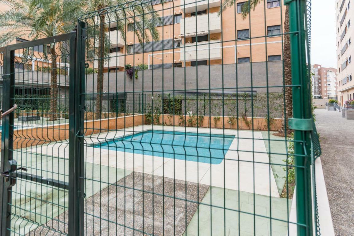 Keywise Perfect Location Next To Maria Zambrano Station, Central , Beach ,Pool And Free Parking Málaga Eksteriør billede