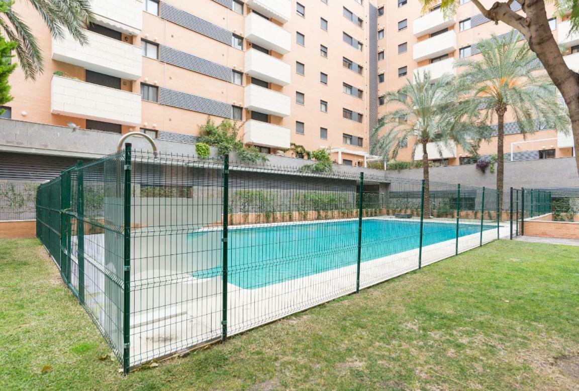 Keywise Perfect Location Next To Maria Zambrano Station, Central , Beach ,Pool And Free Parking Málaga Eksteriør billede