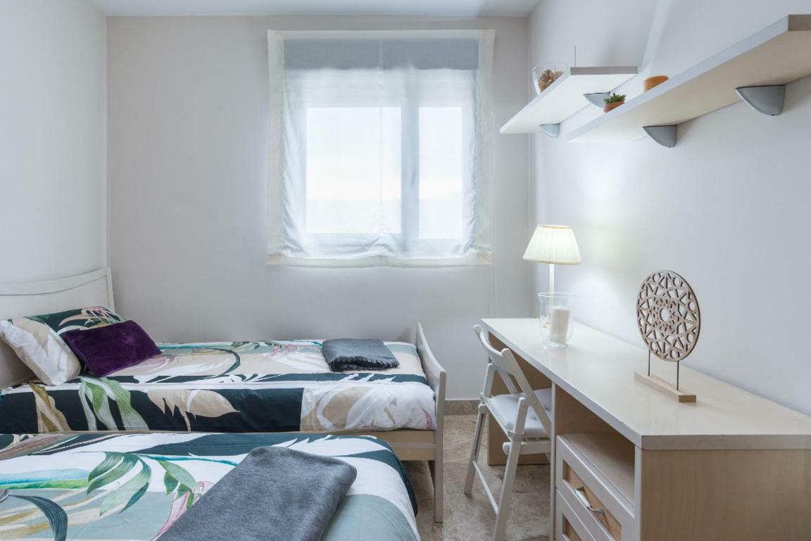 Keywise Perfect Location Next To Maria Zambrano Station, Central , Beach ,Pool And Free Parking Málaga Eksteriør billede